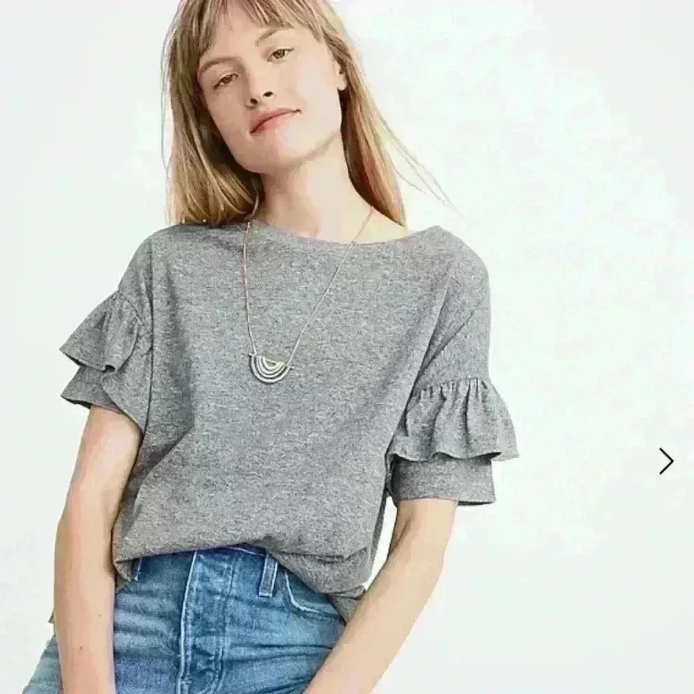 Madewell Ruffle Sleeve blouse relaxed fit, comfortable material, classy #M0079